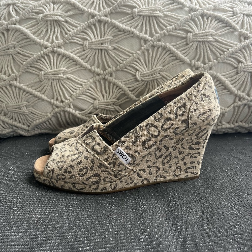 TOMS Peep Toe Wedges Size 7
